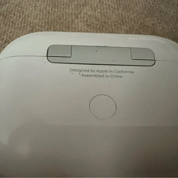 Apple White AirPod Pro Charging Case + Headphones - Picture 6 of 11